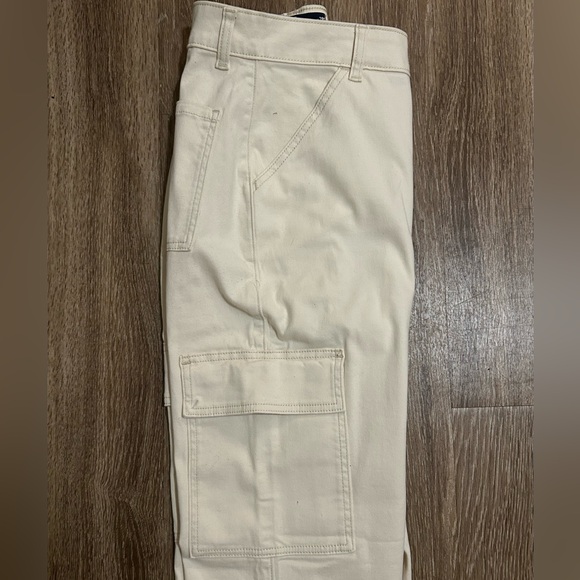 Ultra High-Rise Cargo Pants - Picture 3 of 4